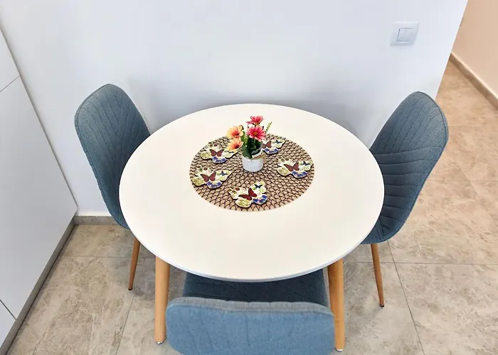 Garsoniera Alegria Solid House *